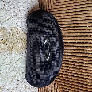 Oakley sport soft vault sunglass case